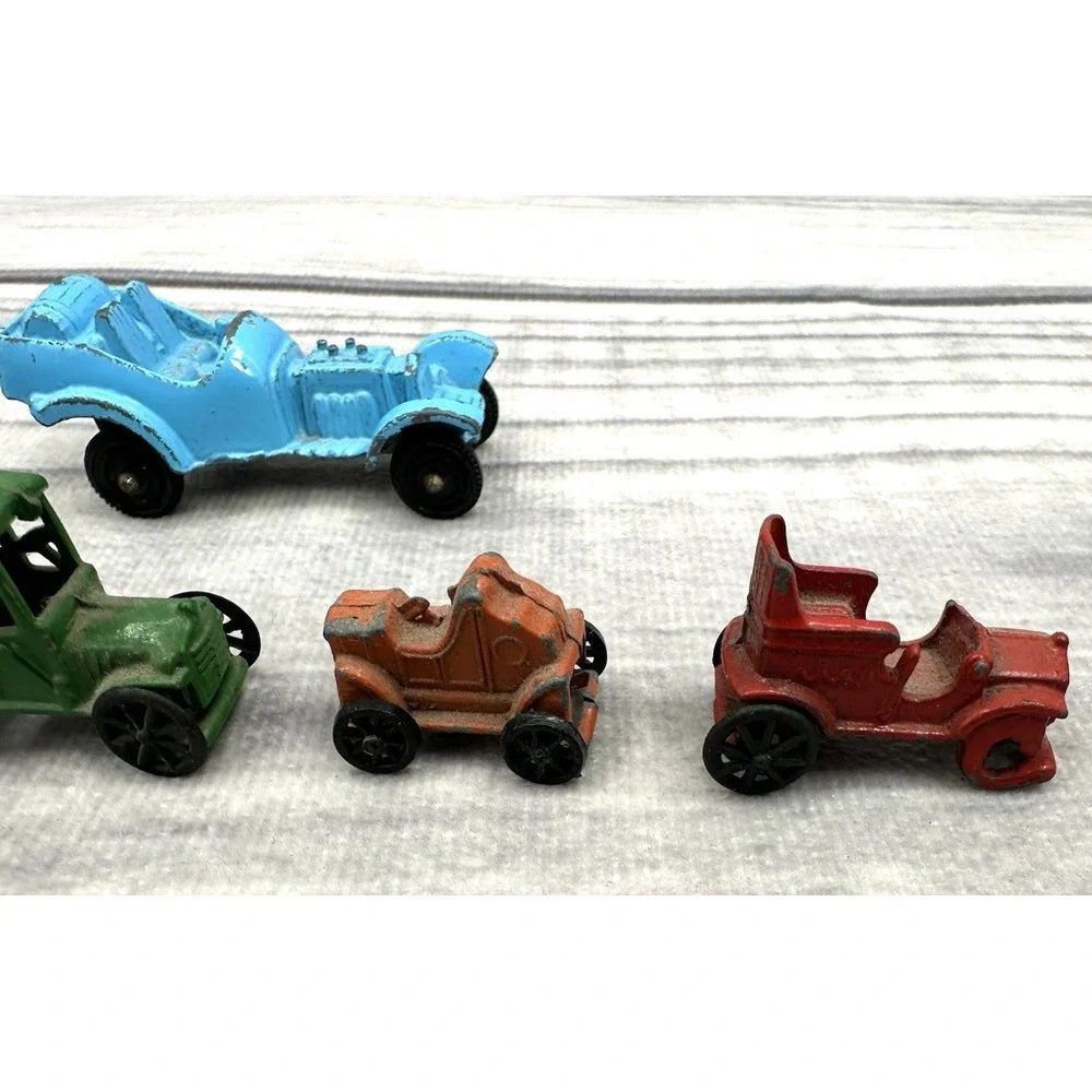 LOT‎ OF VINTAGE DIE CAST MINIATURE CARS   *9
